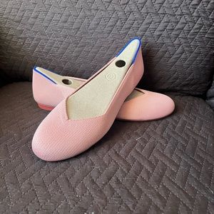 Flexible, comfortable, classic ballet flat shoes.